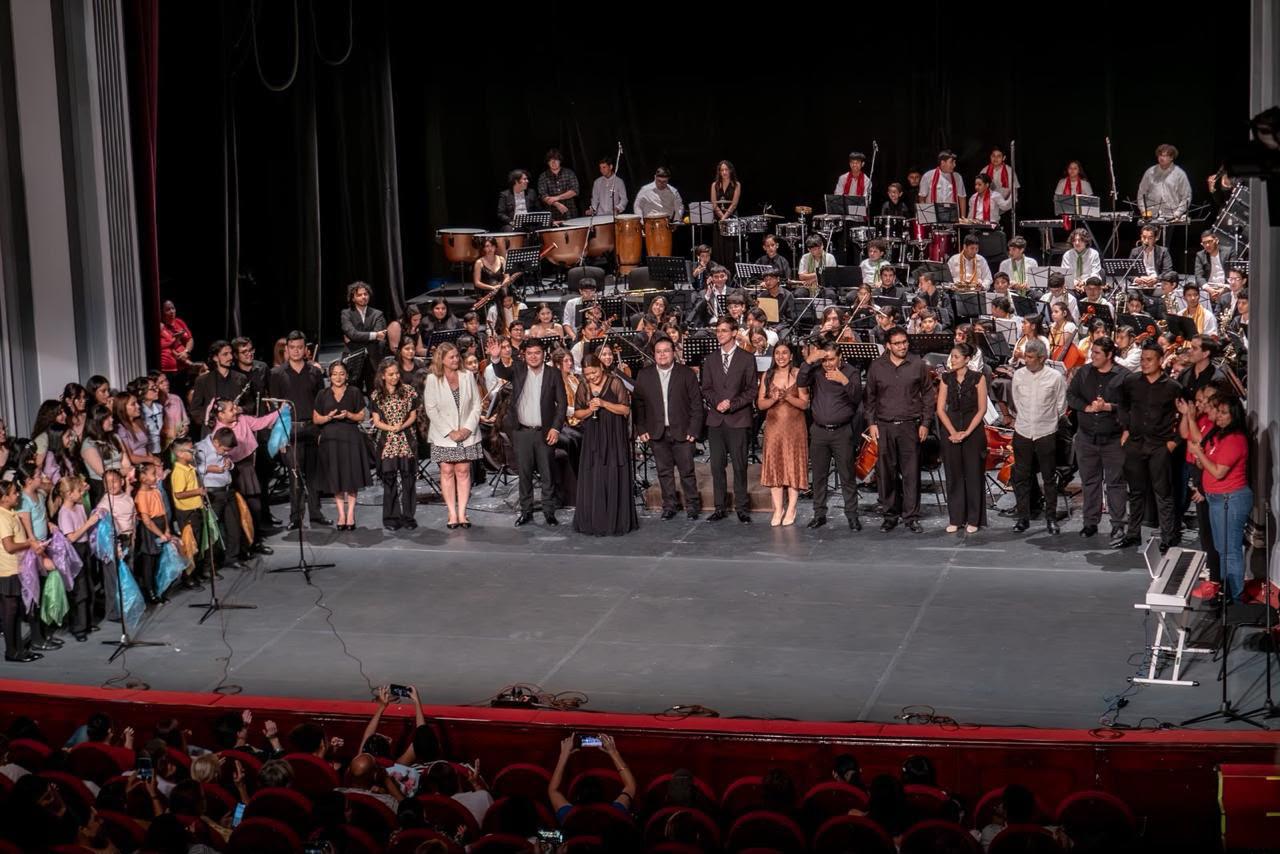 $!Talento rosarense conquista Festival Cultural: ‘Raíces de Plata’ destaca en gala del ISIC
