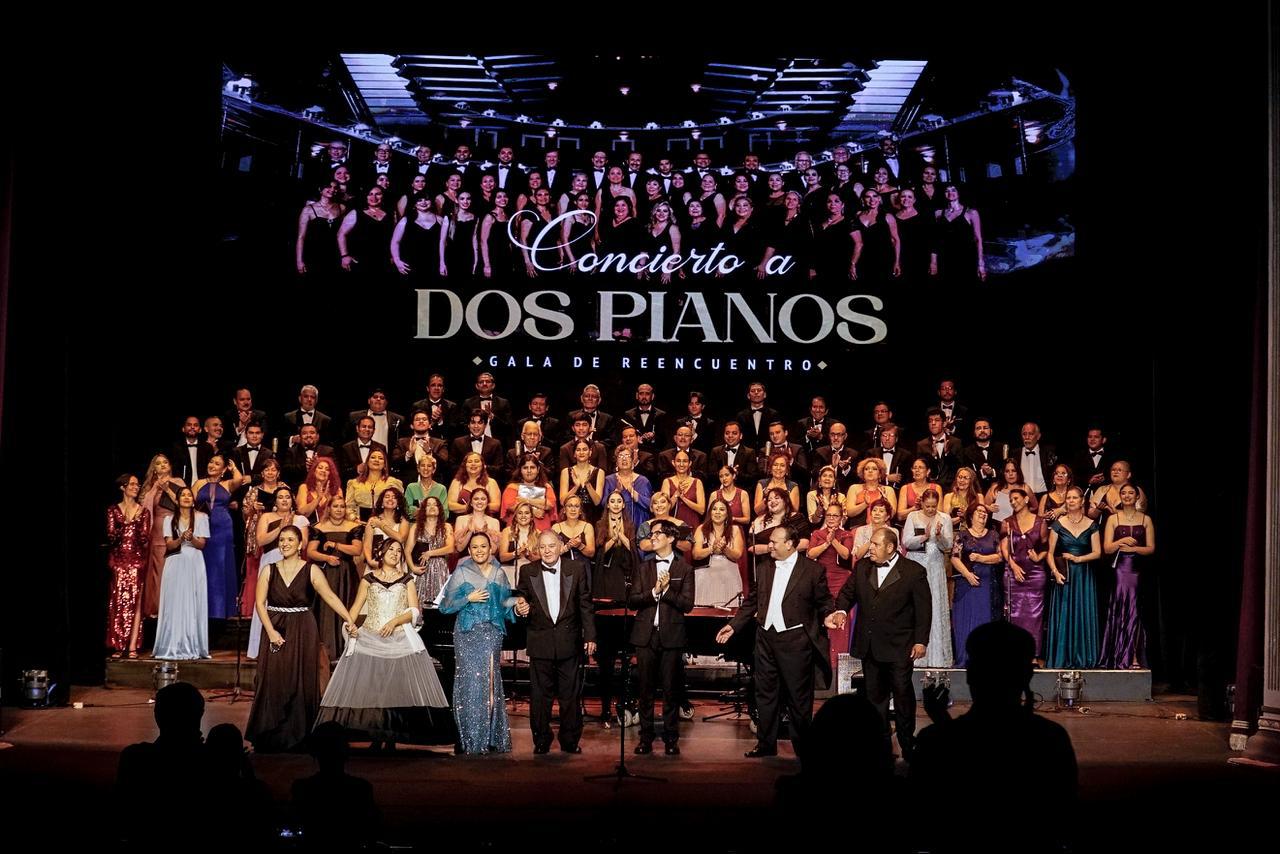 $!Alrededor de 70 voces dieron vida a un concierto que celebró la historia y el legado del Coro Ángela Peralta.