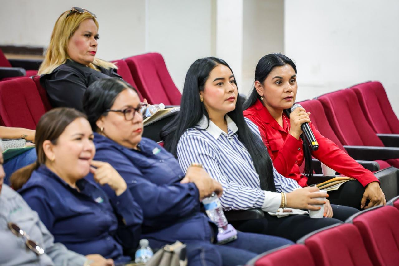 $!Buscan DIF Sinaloa proteger a niños jornaleros; capacita a trabajadoras sociales