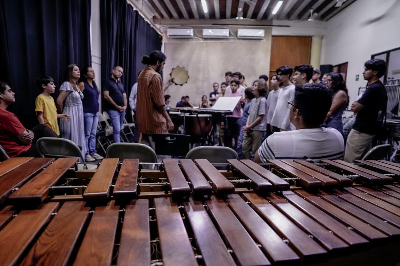 $!La sesión invitó a niñas, niños, jóvenes, estudiantes y músicos a descubrir cómo la percusión dialoga con los diferentes estilos musicales.