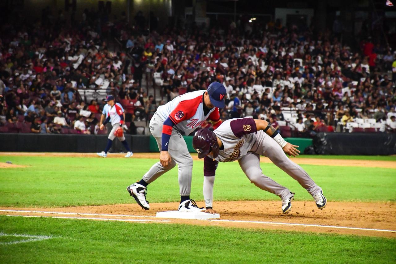 $!Tomateros domina en casa a Venados en el Cuadrangular del Bienestar