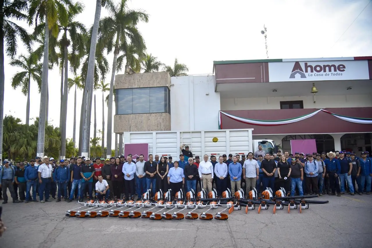 $!Gobierno de Ahome entrega equipo a Servicios Públicos para atender sindicaturas; invierten $2.9 millones