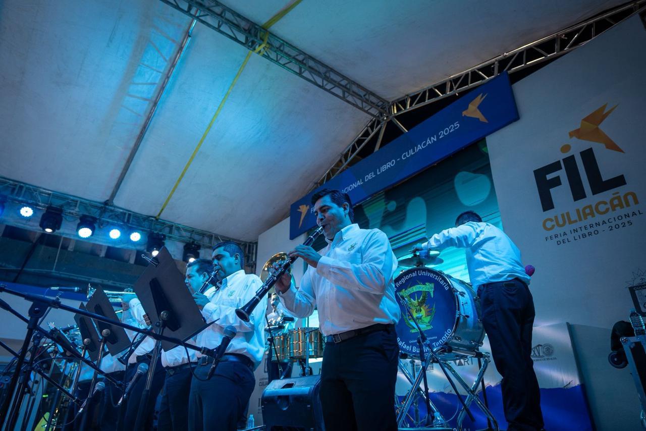 $!Banda Sinaloense “Granito de Oro” de la Universidad Autónoma de Sinaloa.