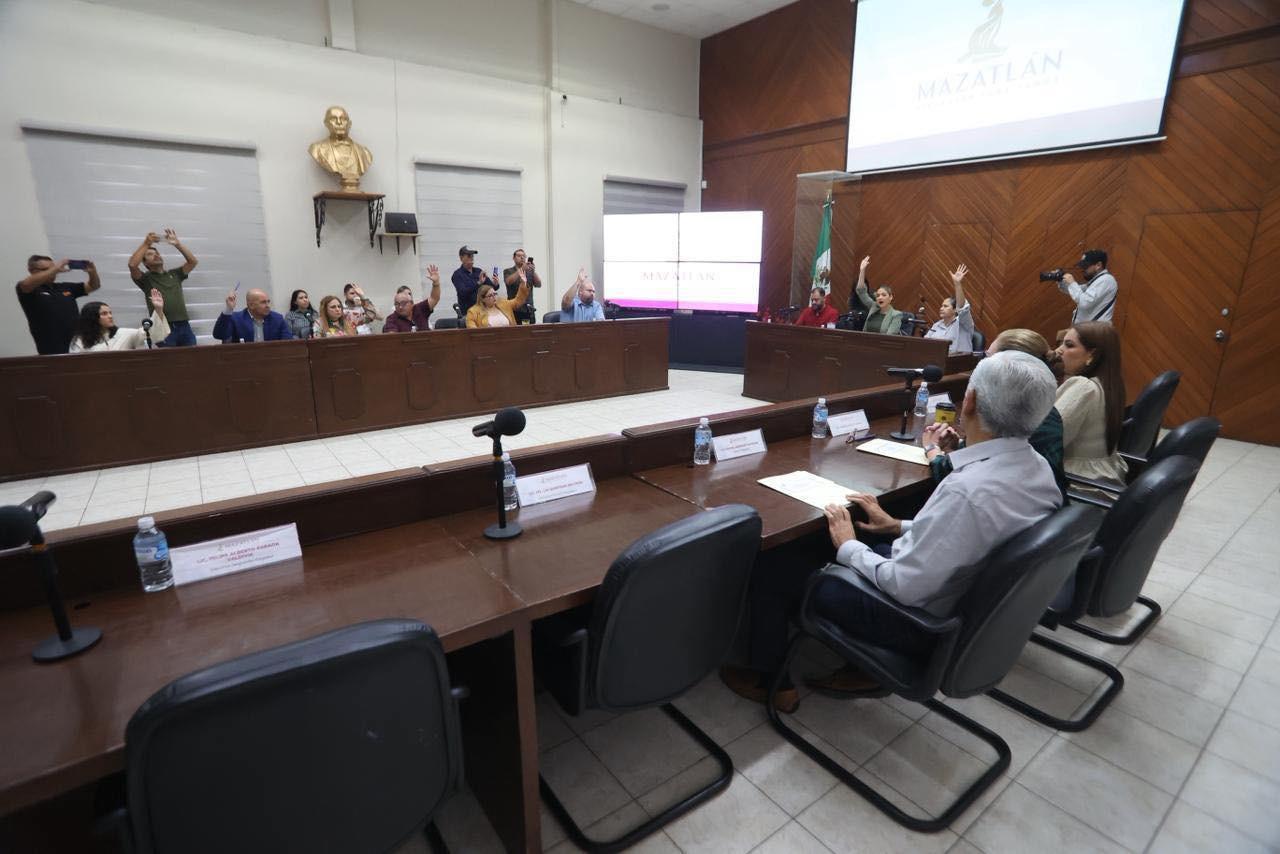 $!Avala Cabildo de Mazatlán reforma que elimina organismos de acceso a la información
