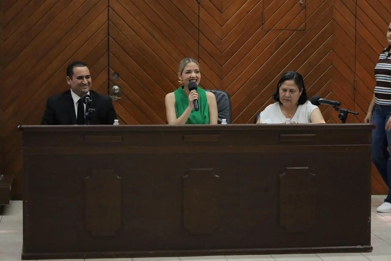$!Rinde protesta Abraham Alfonso Ávalos Osuna como nuevo Secretario del Ayuntamiento de Mazatlán