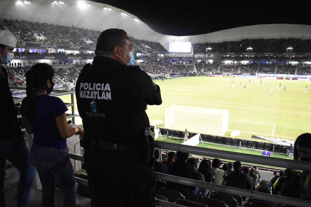$!Encuentro entre el Mazatlán FC y el América dejó 90 aficionados detenidos