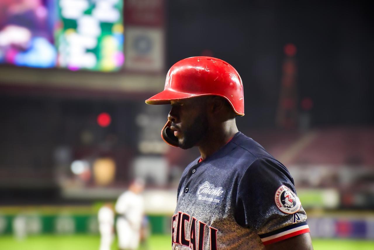 $!Tomateros empareja la Serie Navideña con poder guinda