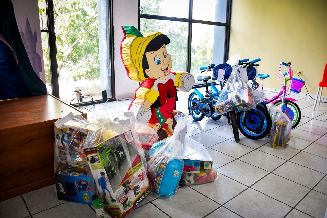 $!Arriban los Reyes Magos de Noroeste a Culiacán y cumplen deseos de niñas y niños