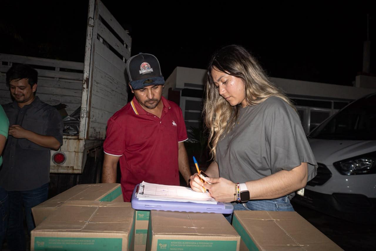 $!Apoya Protección Civil y DIF a familias afectadas por oleaje elevado en Cospita, en Culiacán