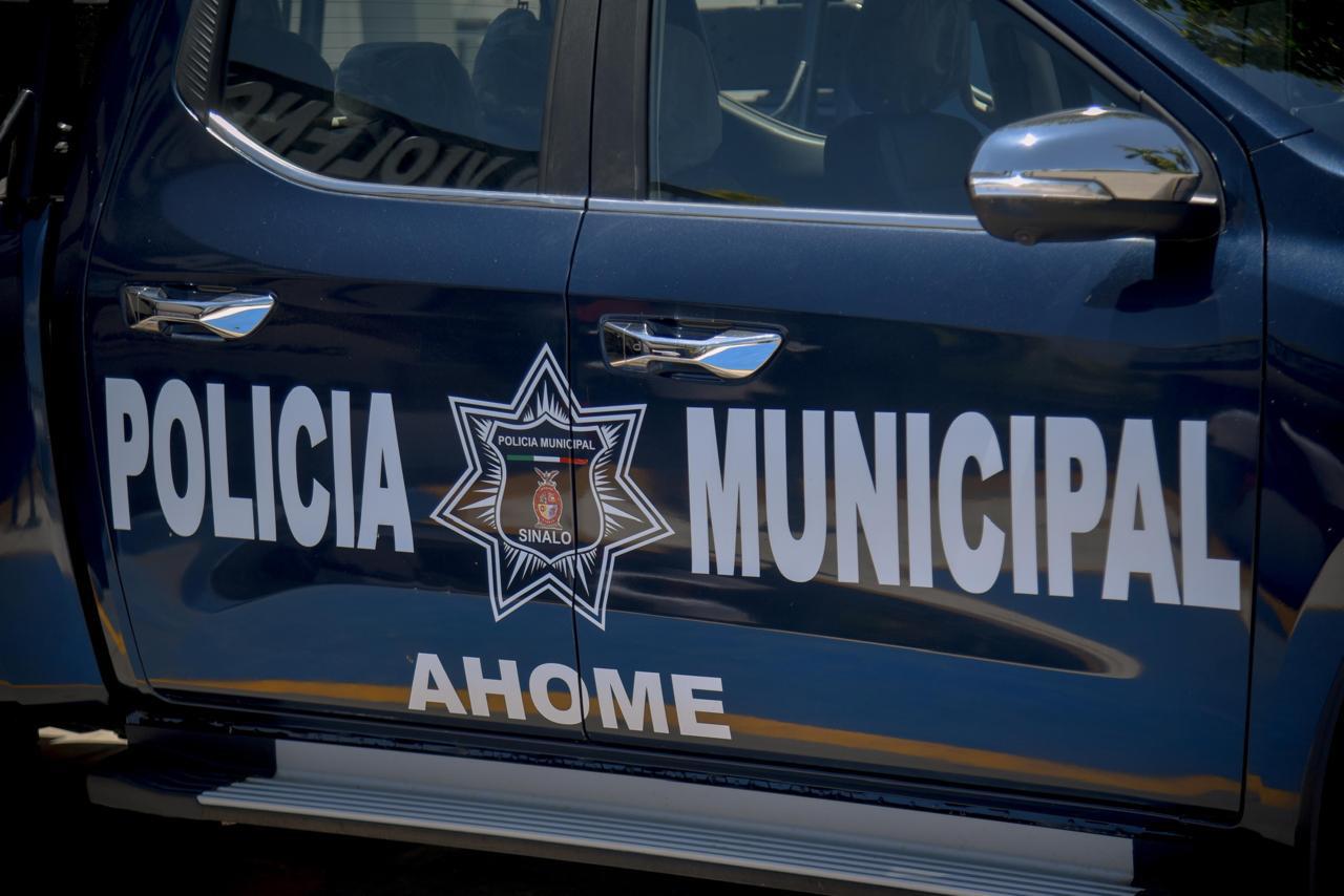 $!Conmemoran en Ahome el Día del Policía con homenaje a caídos y entregan cinco nuevas patrullas