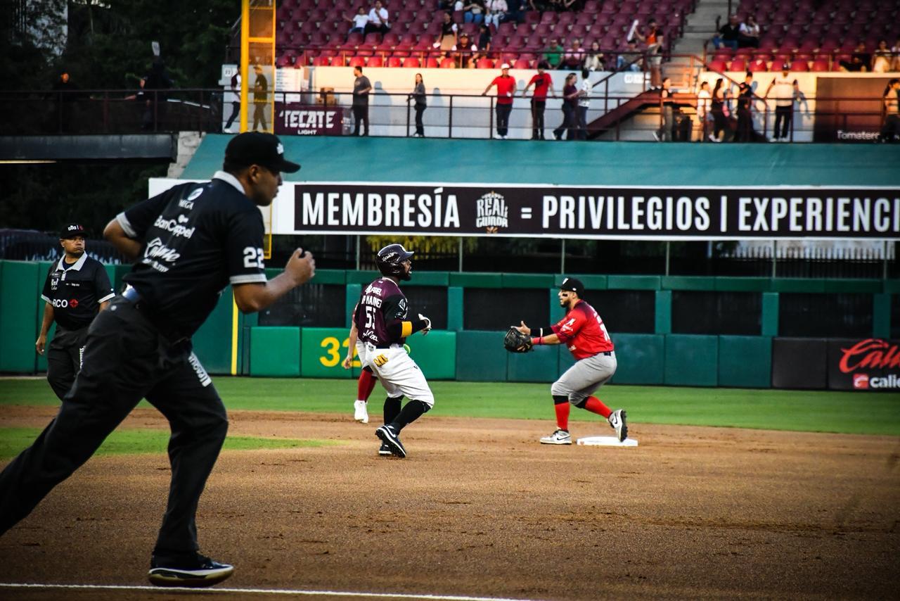 $!El Clásico Sinaloense es para Tomateros