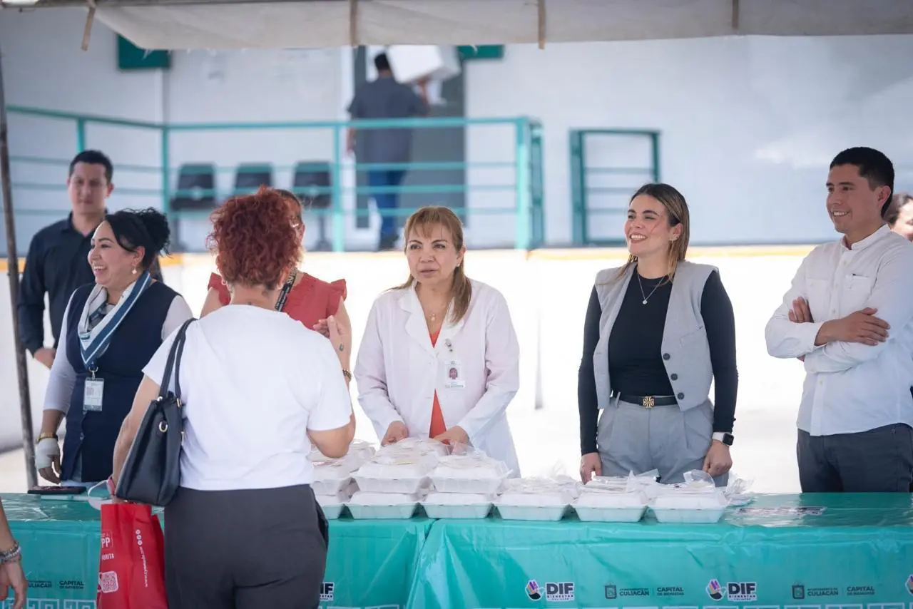 $!Entrega DIF Culiacán comidas a familiares de pacientes del Hospital Regional No. 1 del IMSS