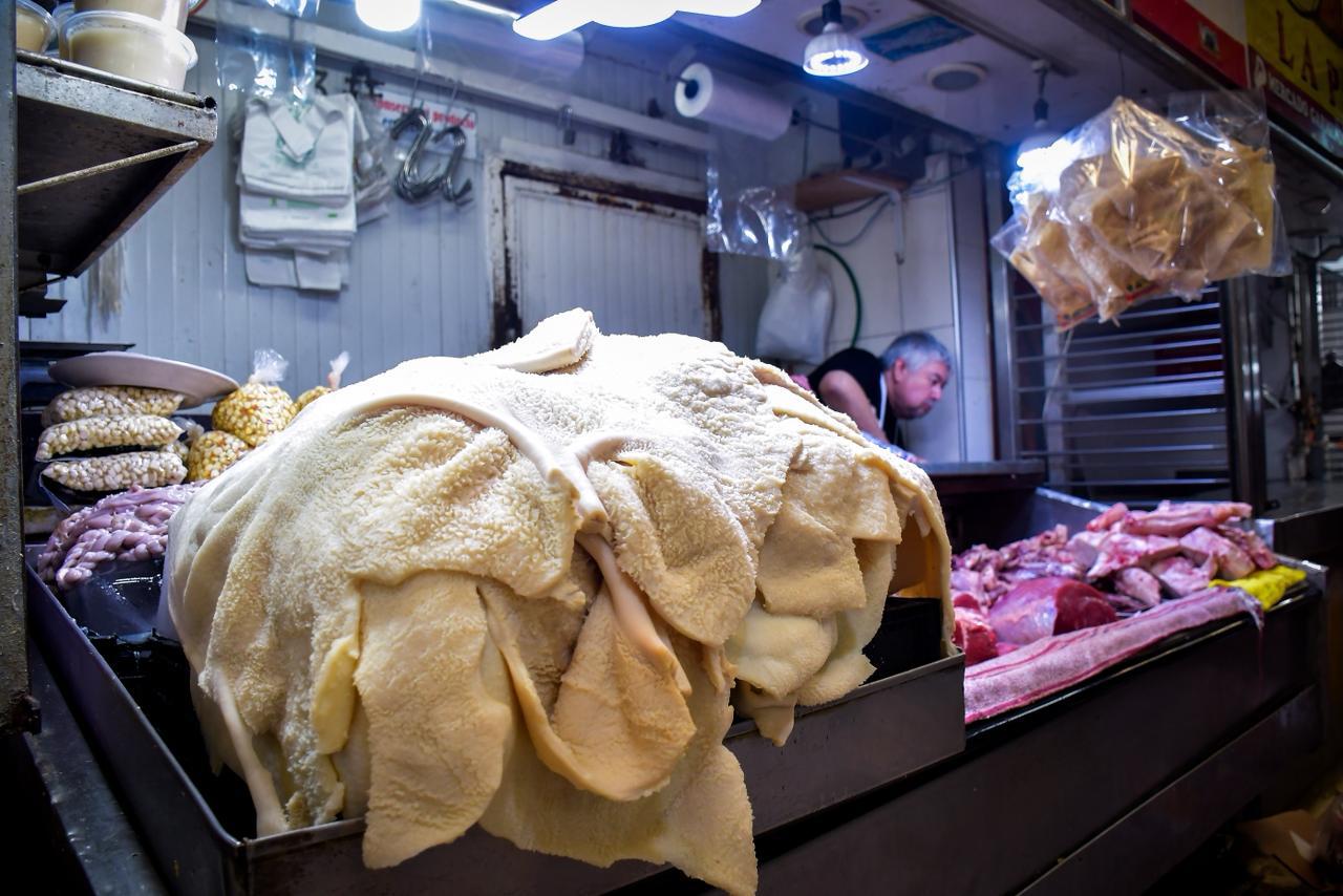 $!Menudo y pozole impulsan las ventas decembrinas en mercados de Culiacán