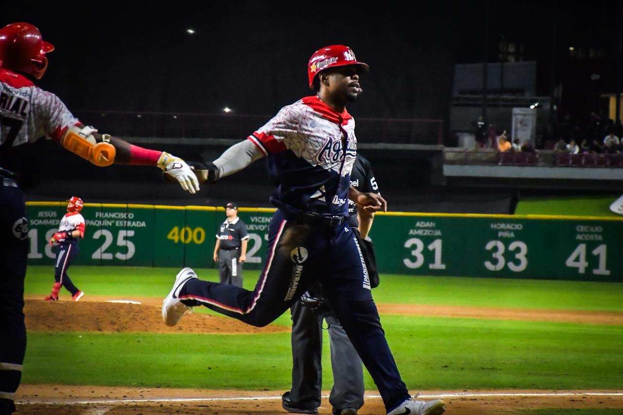 $!Águilas de Mexicali arruina la Navidad de Tomateros de Culiacán