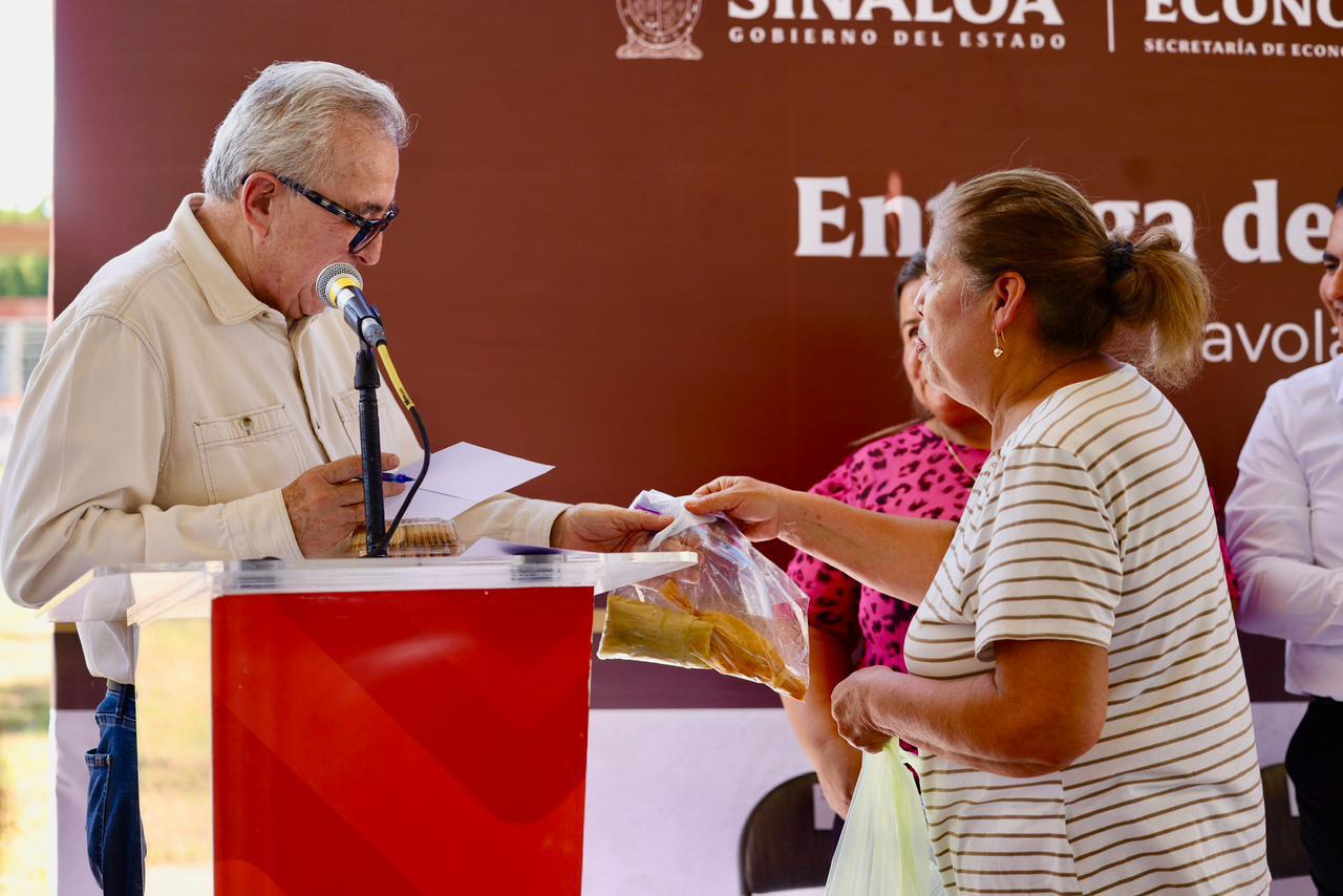 $!Gobierno de Sinaloa culmina en Navolato entrega de equipamiento a emprendedores, con inversión de $950 mil