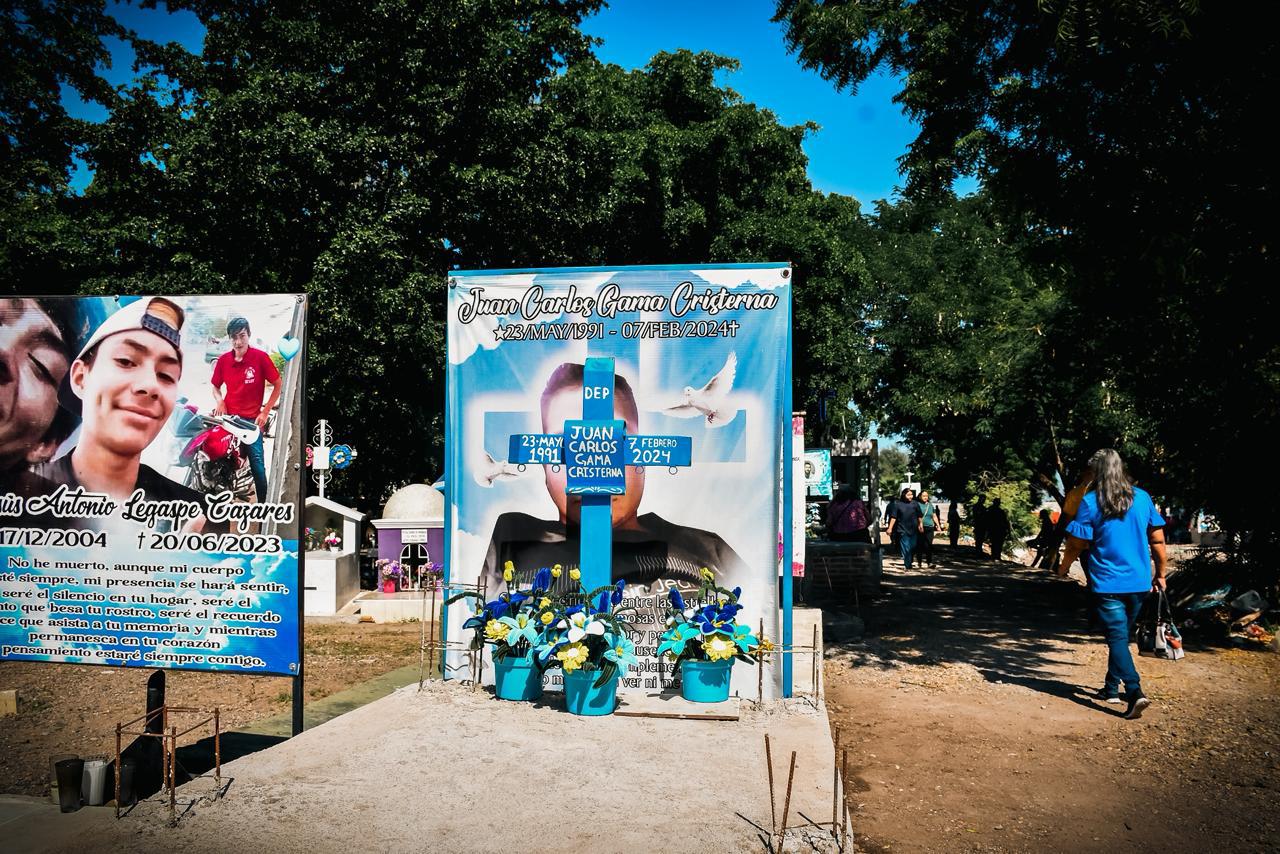 $!A veces no creo que esté muerto: María Guadalupe recorre a pie el camino hacia la tumba de su hijo Juan Carlos