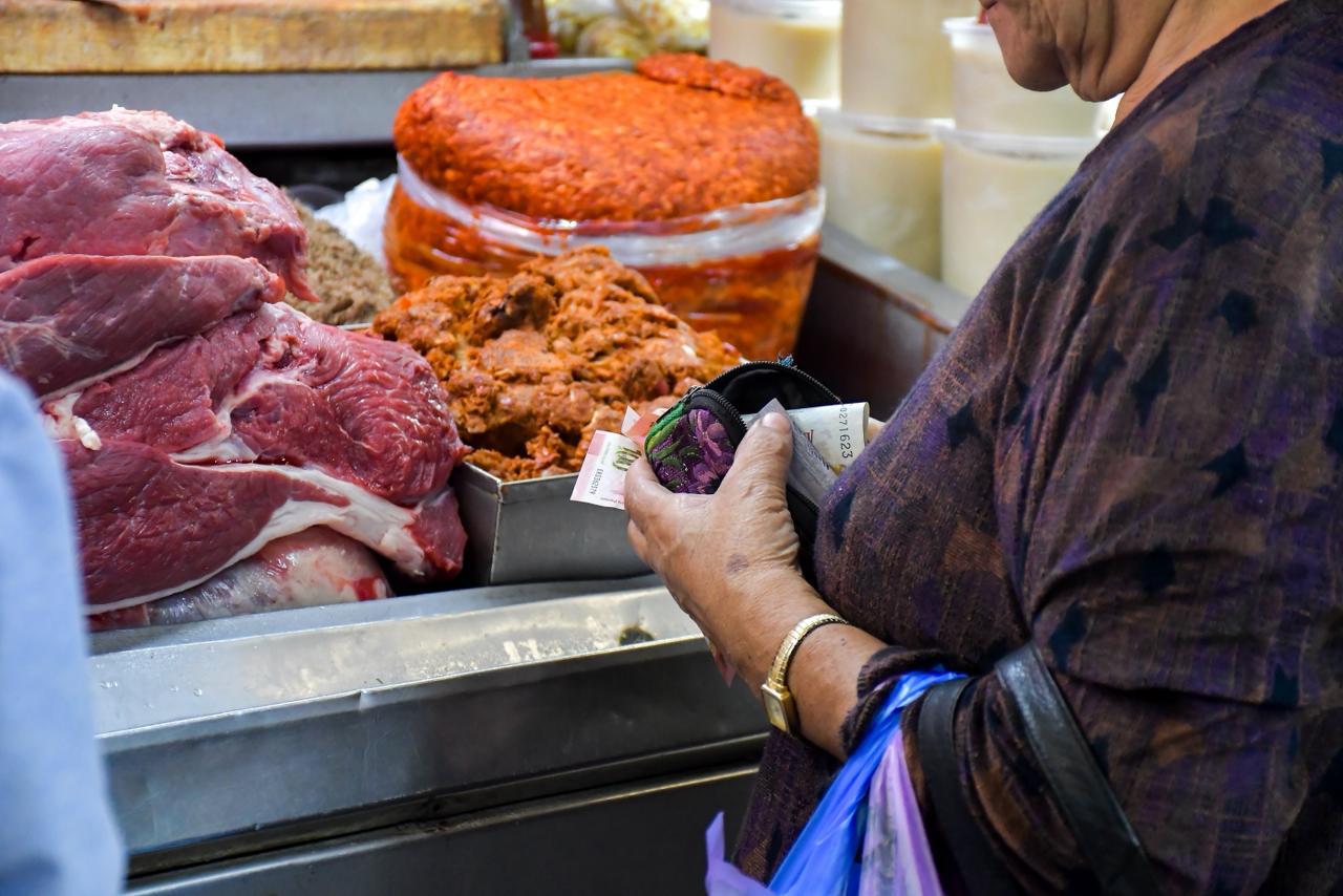 $!Menudo y pozole impulsan las ventas decembrinas en mercados de Culiacán