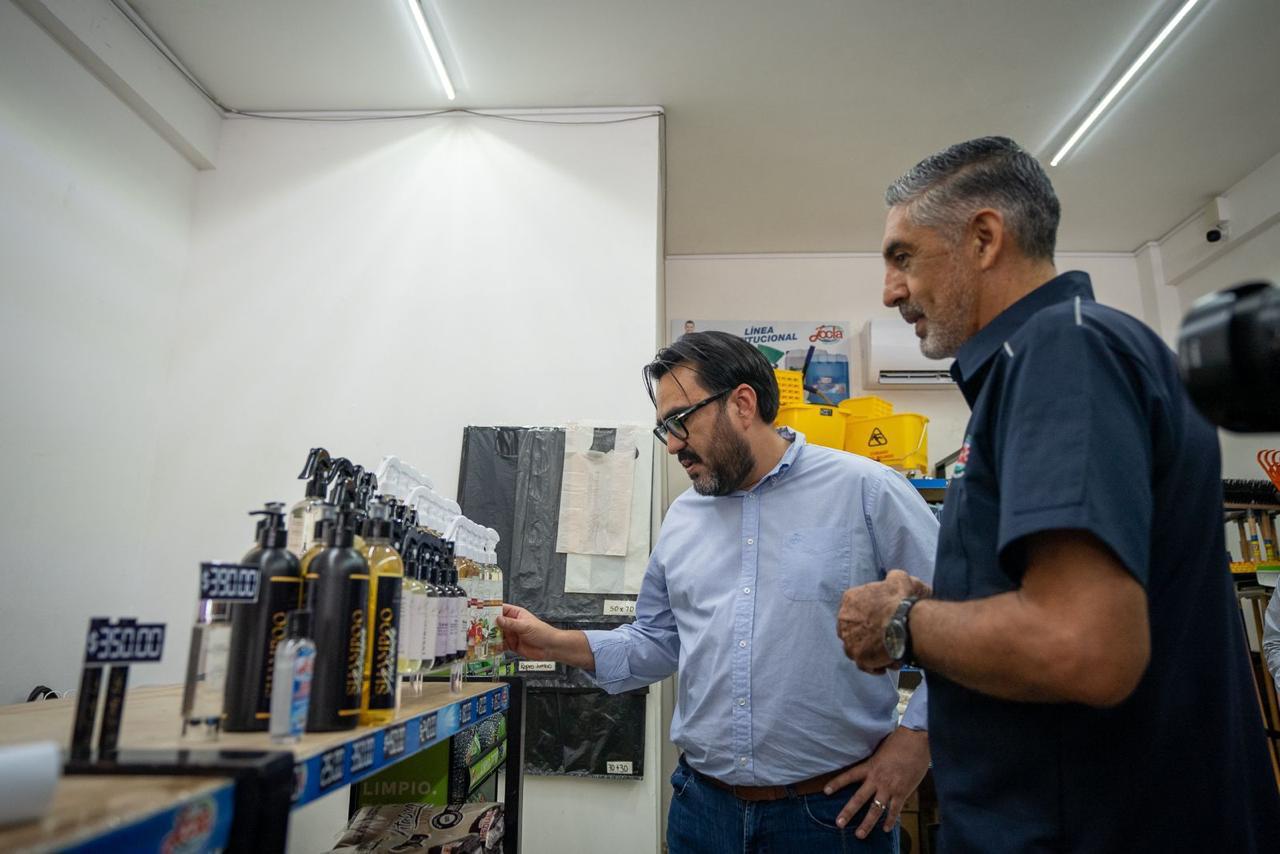 $!Entrega Juan de Dios Gámez 700 mil pesos de Impulso NAFIN a empresa Jocla