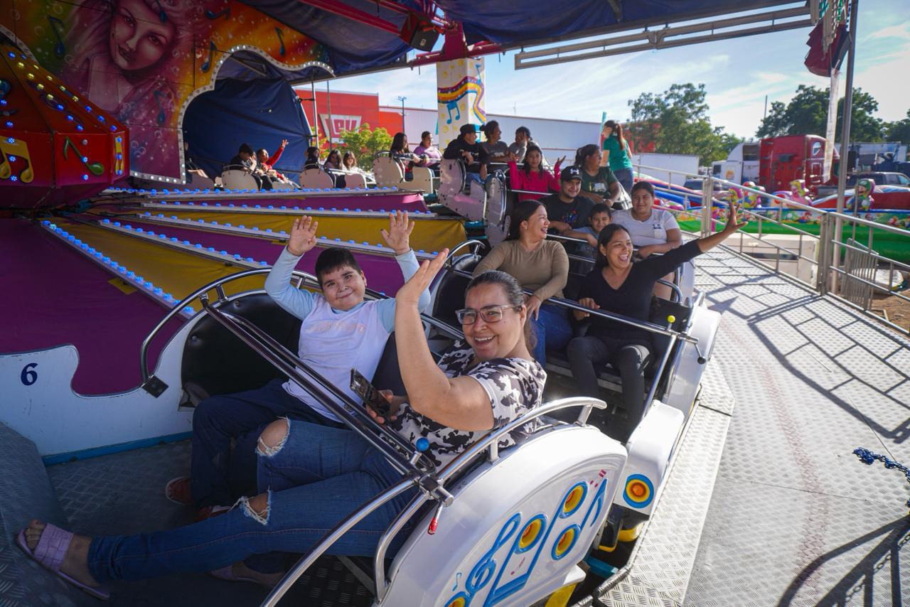 $!Familias culiacanenses celebran el Día de Reyes con acceso gratuito y juegos en la Verbena