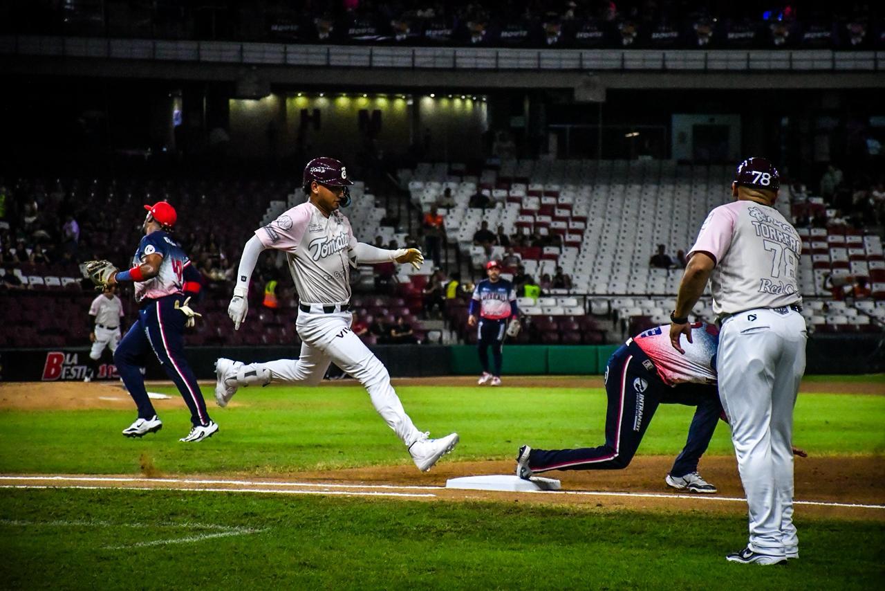 $!Mexicali impone su poder ofensivo y empata la Serie Rosa en Culiacán