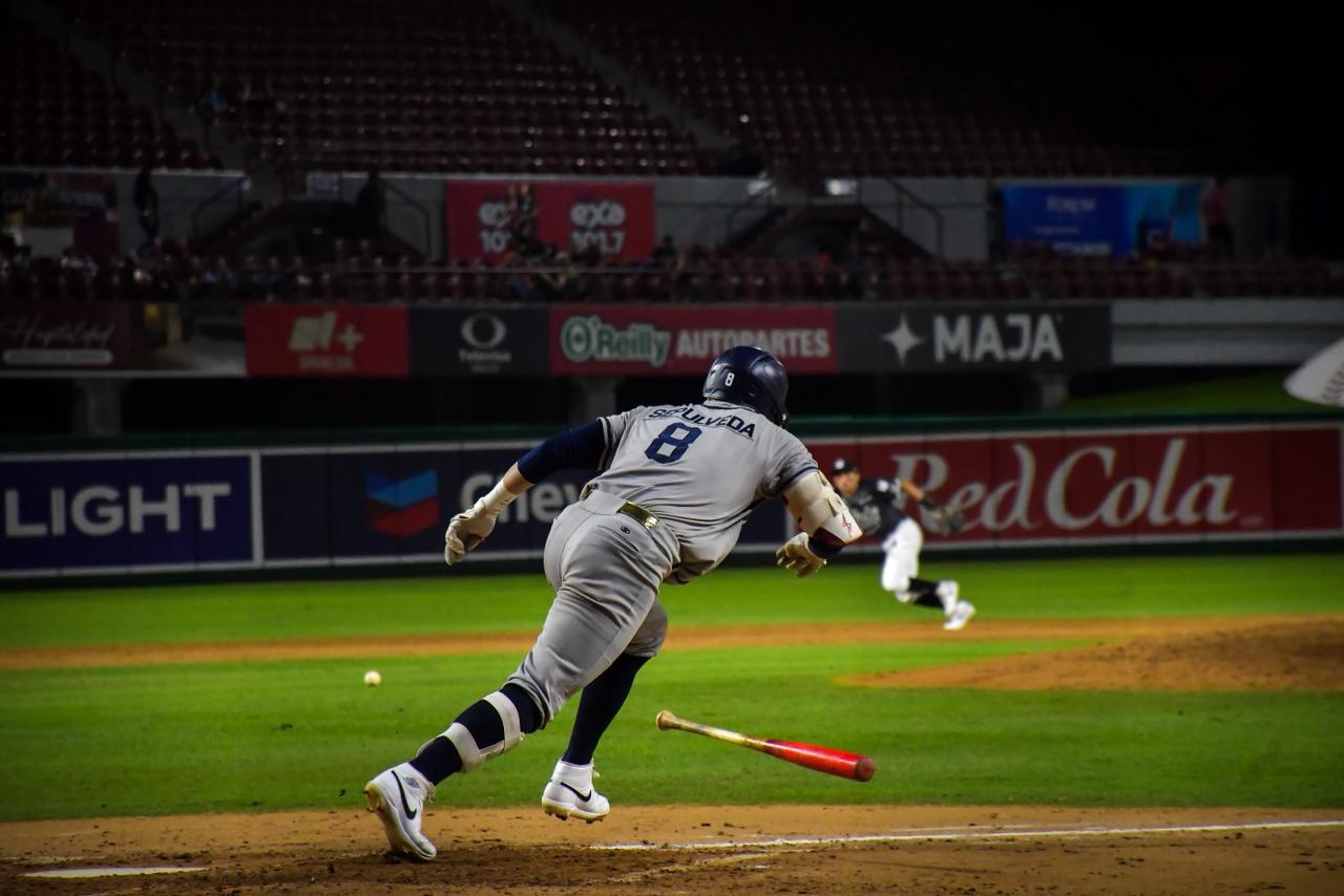 $!Tomateros reaccionan tarde y caen ante Jaguares en casa para que se empate la serie