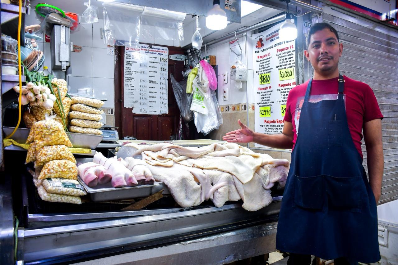 $!Menudo y pozole impulsan las ventas decembrinas en mercados de Culiacán