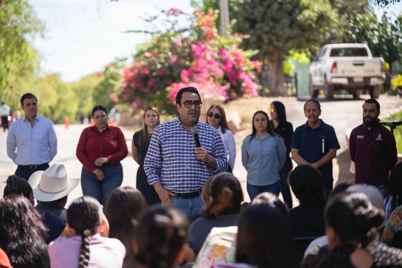 $!Entregan drenaje y pavimentación en la sindicatura de San Lorenzo, en Culiacán, tras años de rezago