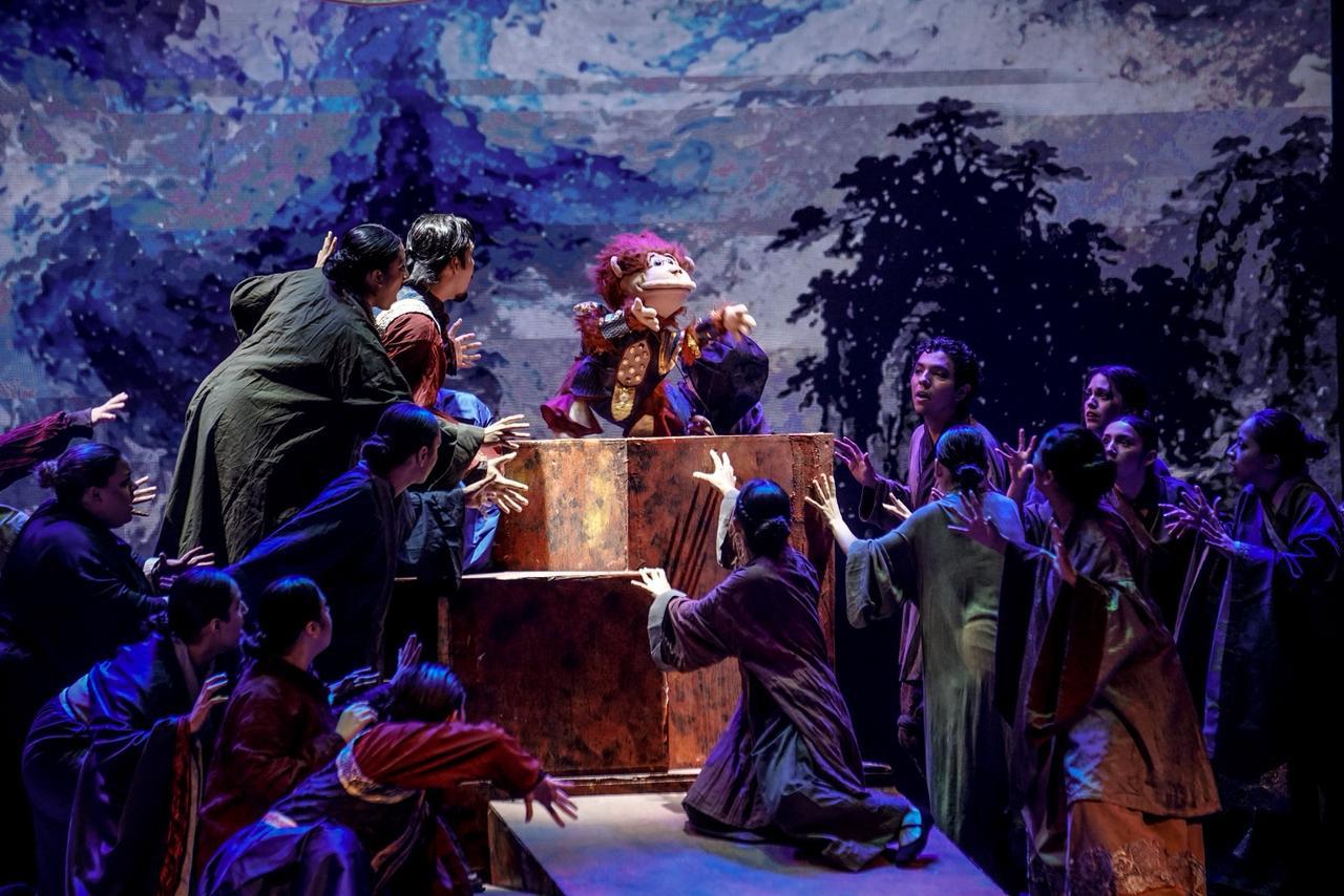 $!Con una ópera fuera de lo tradicional, cautiva ‘Monkey’ al publico mazatleco
