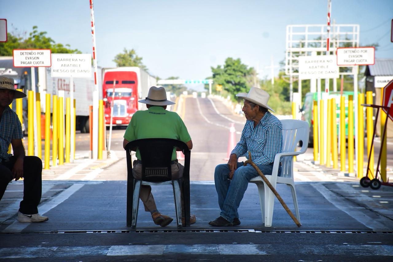 $!Caseta de El Pisal liberada hasta nuevo aviso: agricultores mantienen el plantón