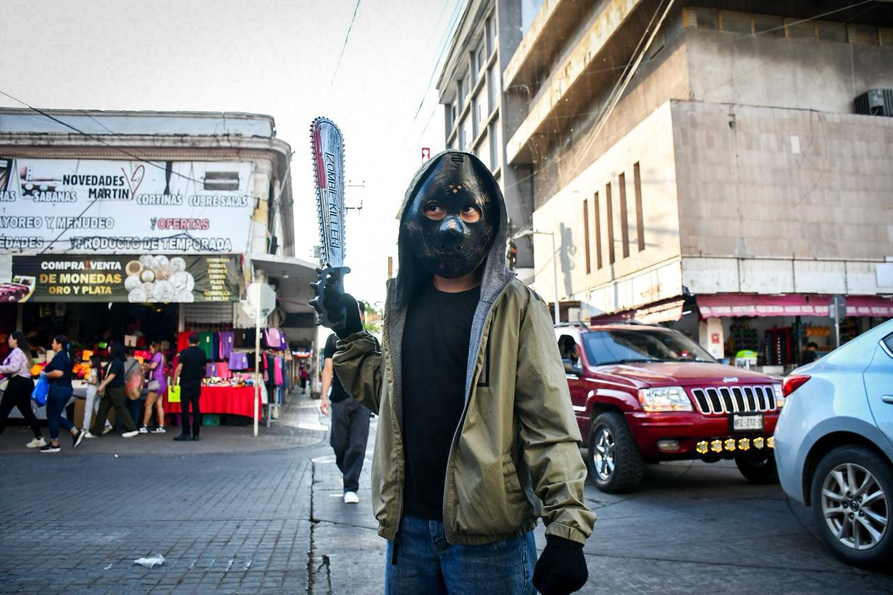 $!Pequeños vampiros, brujas y superhéroes piden Halloween en Culiacán