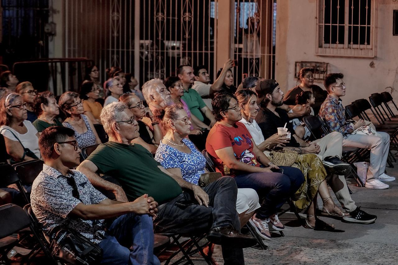 $!Habitantes de la colonia Montuosa disfrutaron del espectáculo.