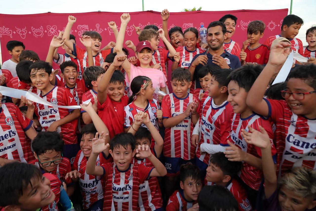 $!Invierten más de 2 mdp en la rehabilitación integral de la cancha El Delfín en Infonavit Playas, en Mazatlán