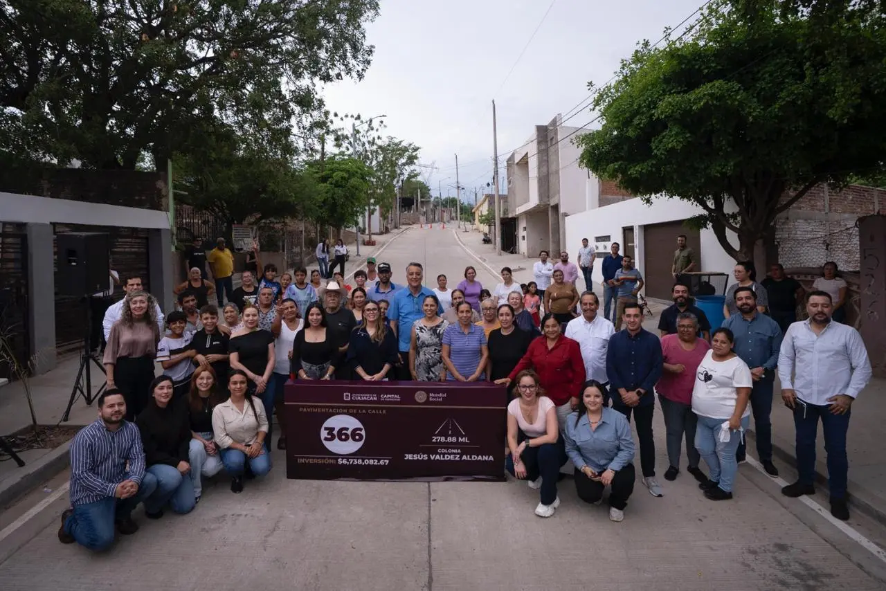 $!Entregan pavimentación de la avenida Segunda en la colonia Jesús Valdez Aldana, en Culiacán