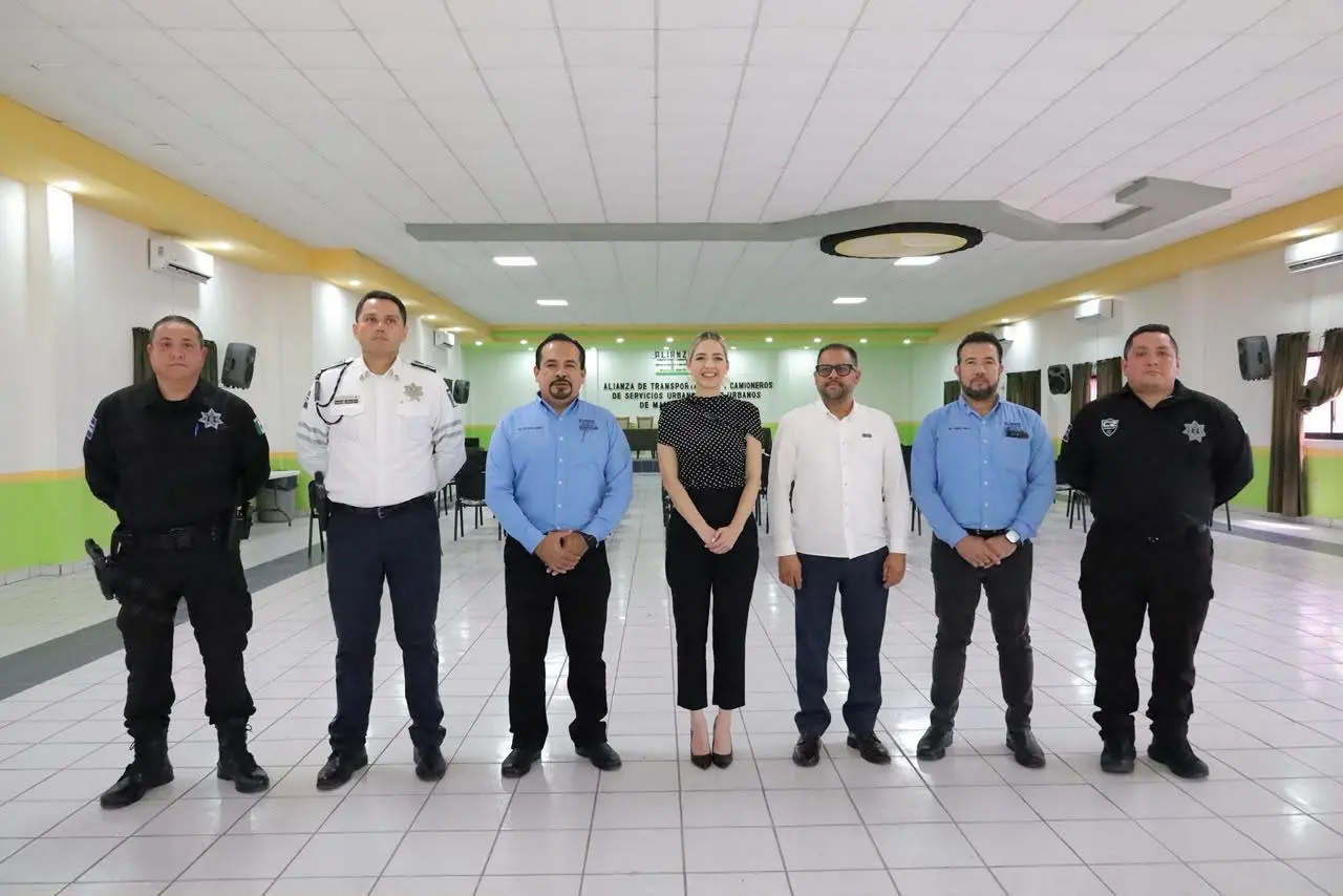 $!Con ‘agenda privada’, Alcaldesa de Mazatlán se reúne ahora con dirigentes de la Alianza de Camiones