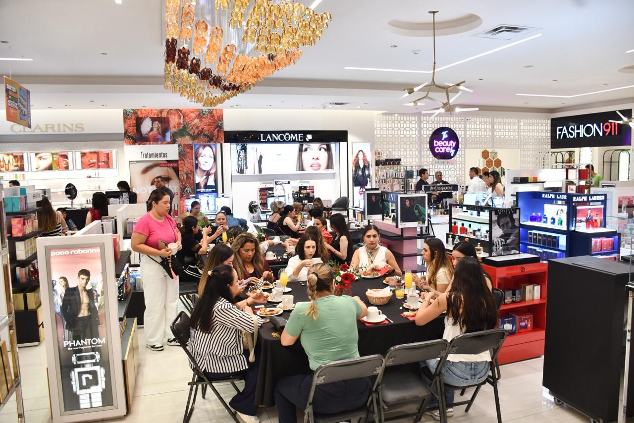 $!Esta clausura se realizó para consentir a las clientas.