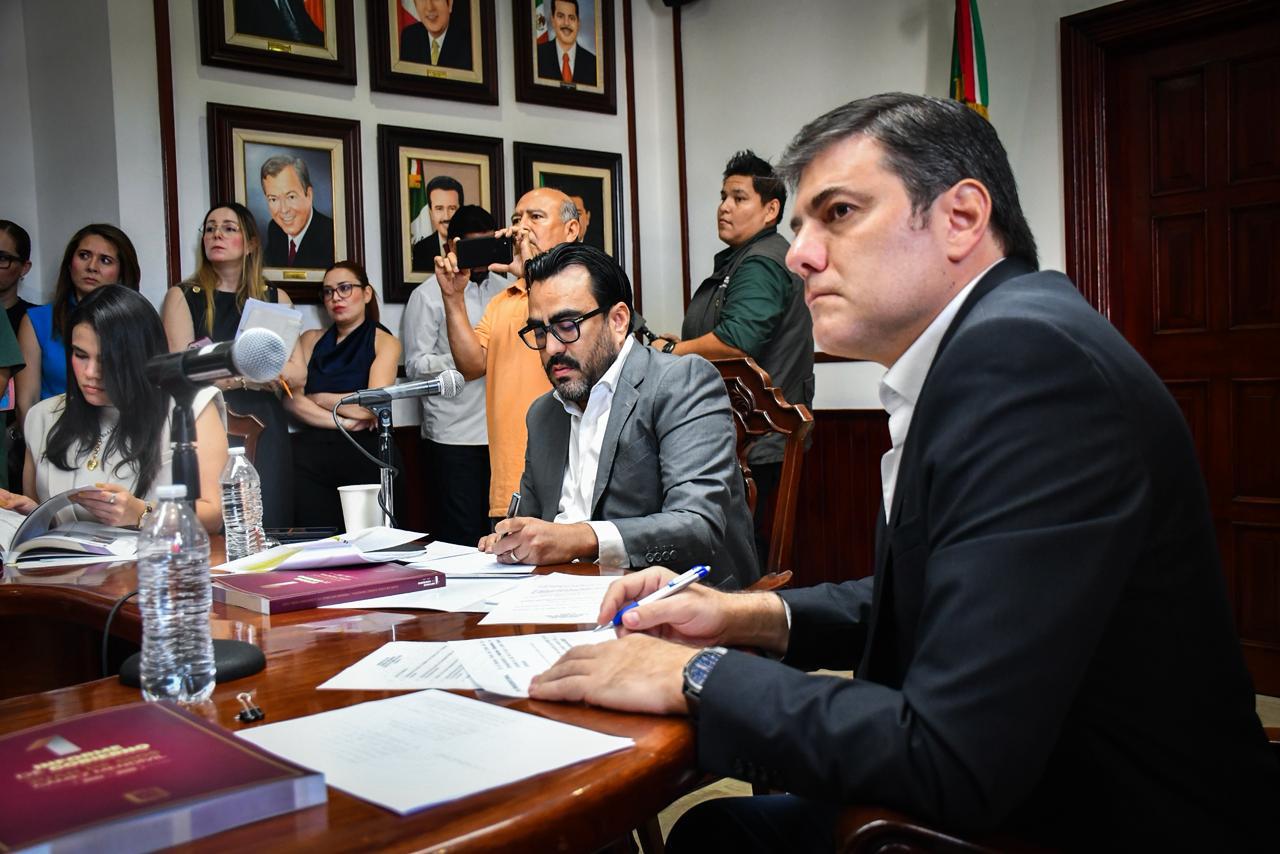 $!Entrega Alcalde de Culiacán a Cabildo Informe de Gobierno de su primer año