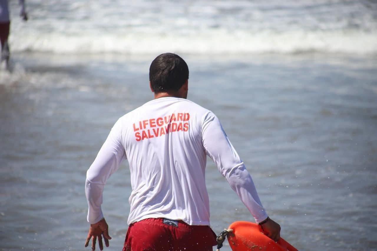 $!Mediante concientización de bañistas busca Escuadrón Acuático mantener las playas seguras