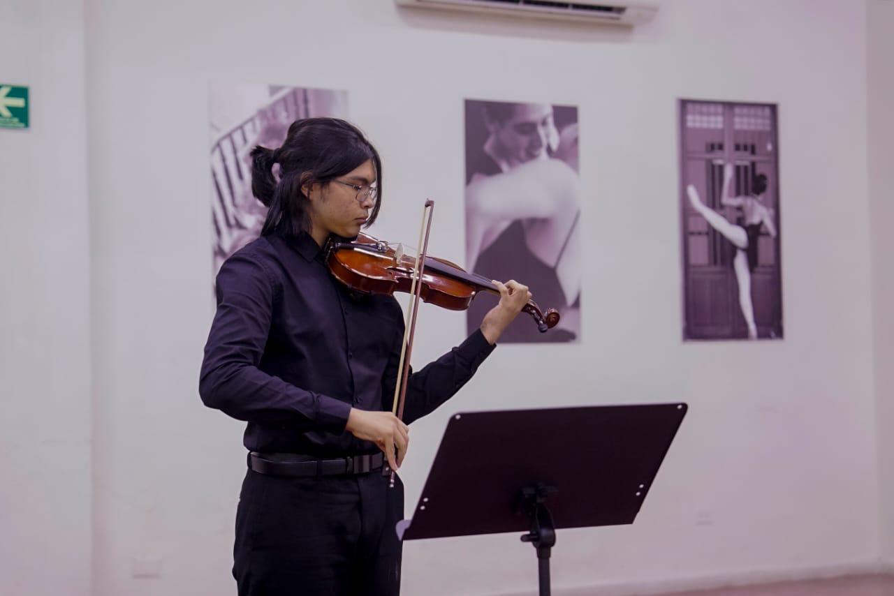 $!Los jóvenes artistas interpretaron obras pertenecientes principalmente al método Suzuki.