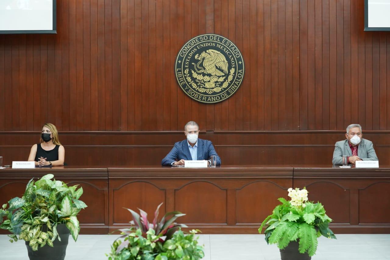 $!Los sinaloenses, el objetivo que Quirino destaca al entregar su último informe al Congreso