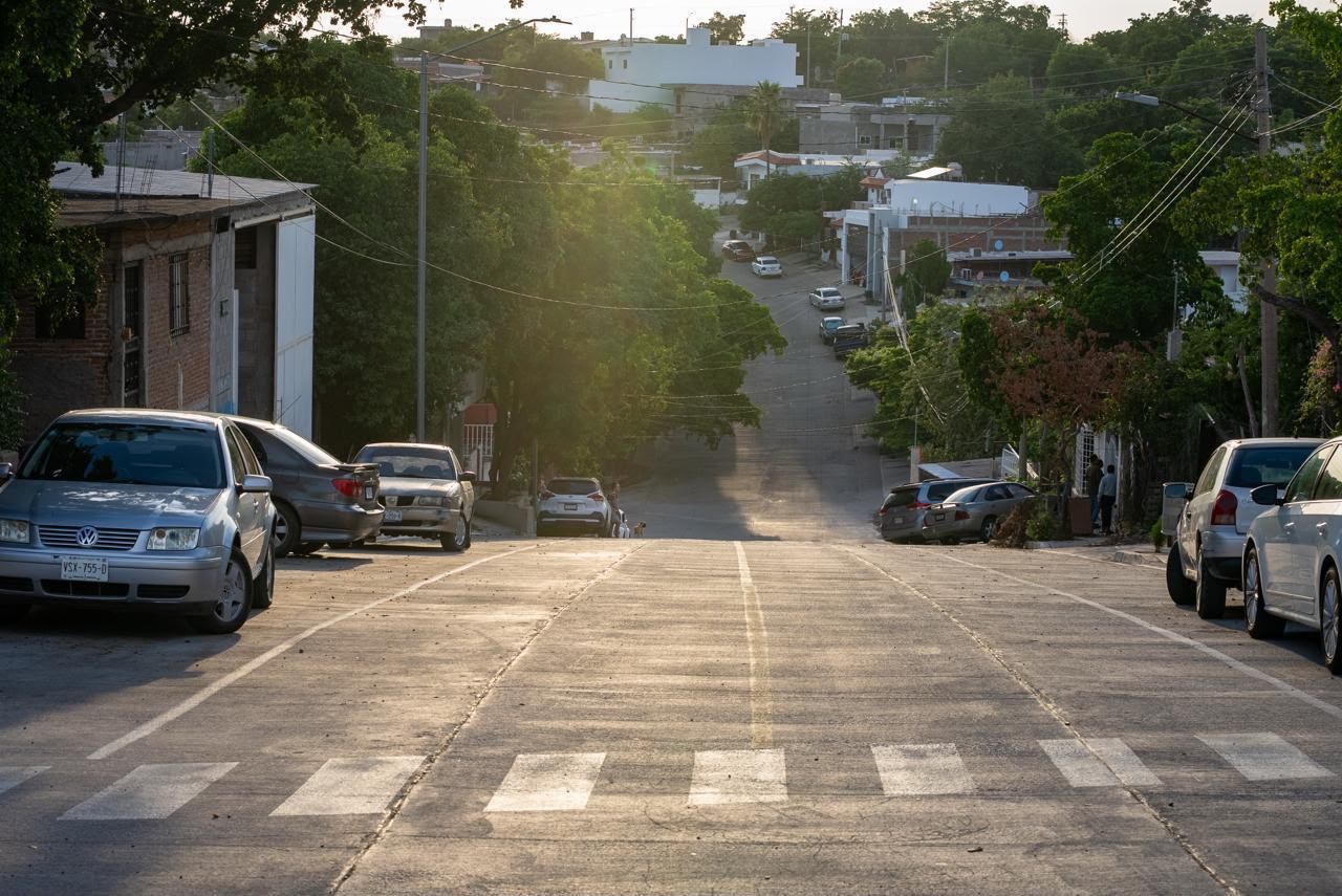 $!Espacios públicos pertenecen a culiacanenses: Alcaldesa; entrega calles pavimentadas en la Colonia Buenos Aires