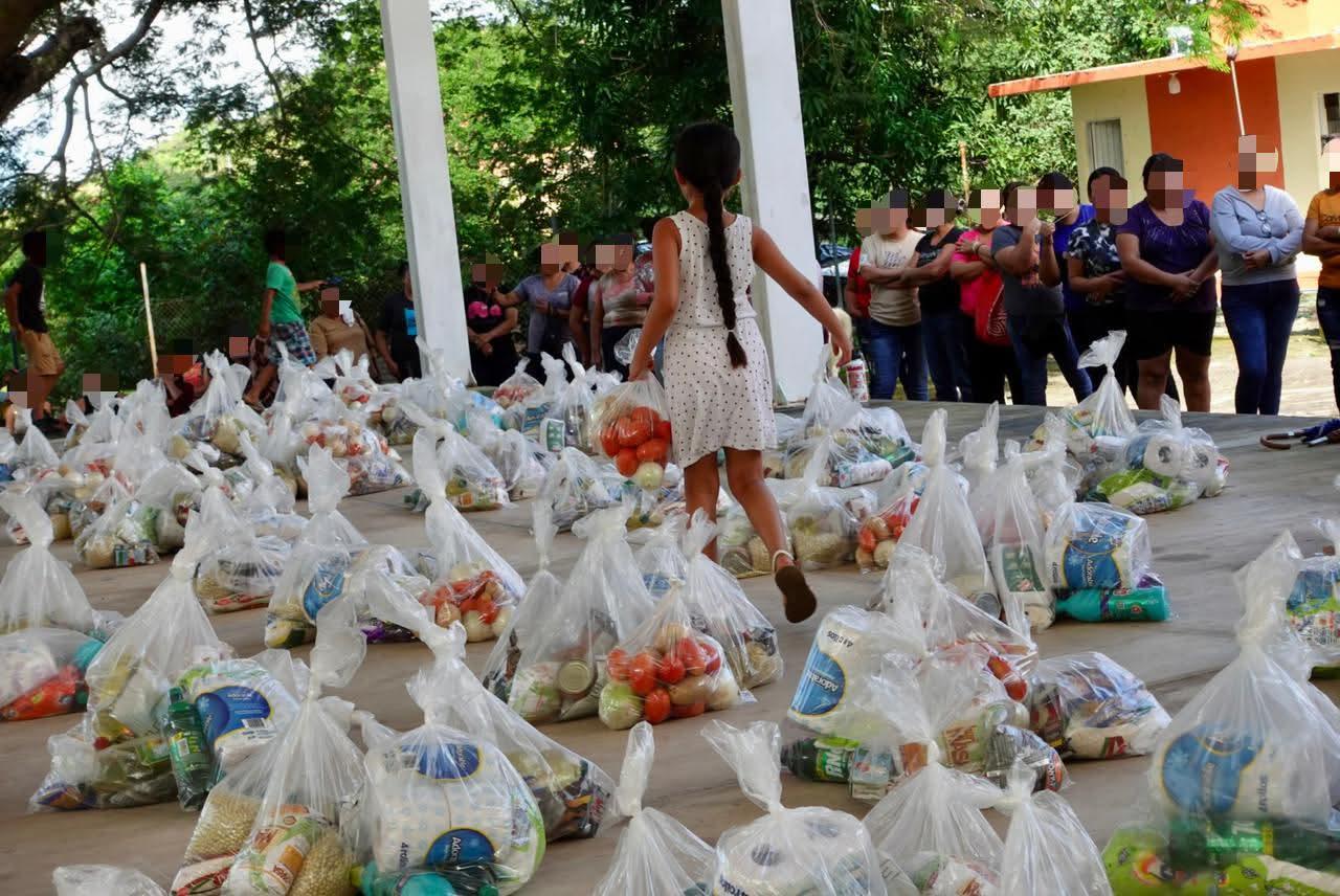 $!Sebides entrega apoyos en zona serrana de Rosario tras bloqueos comunitarios