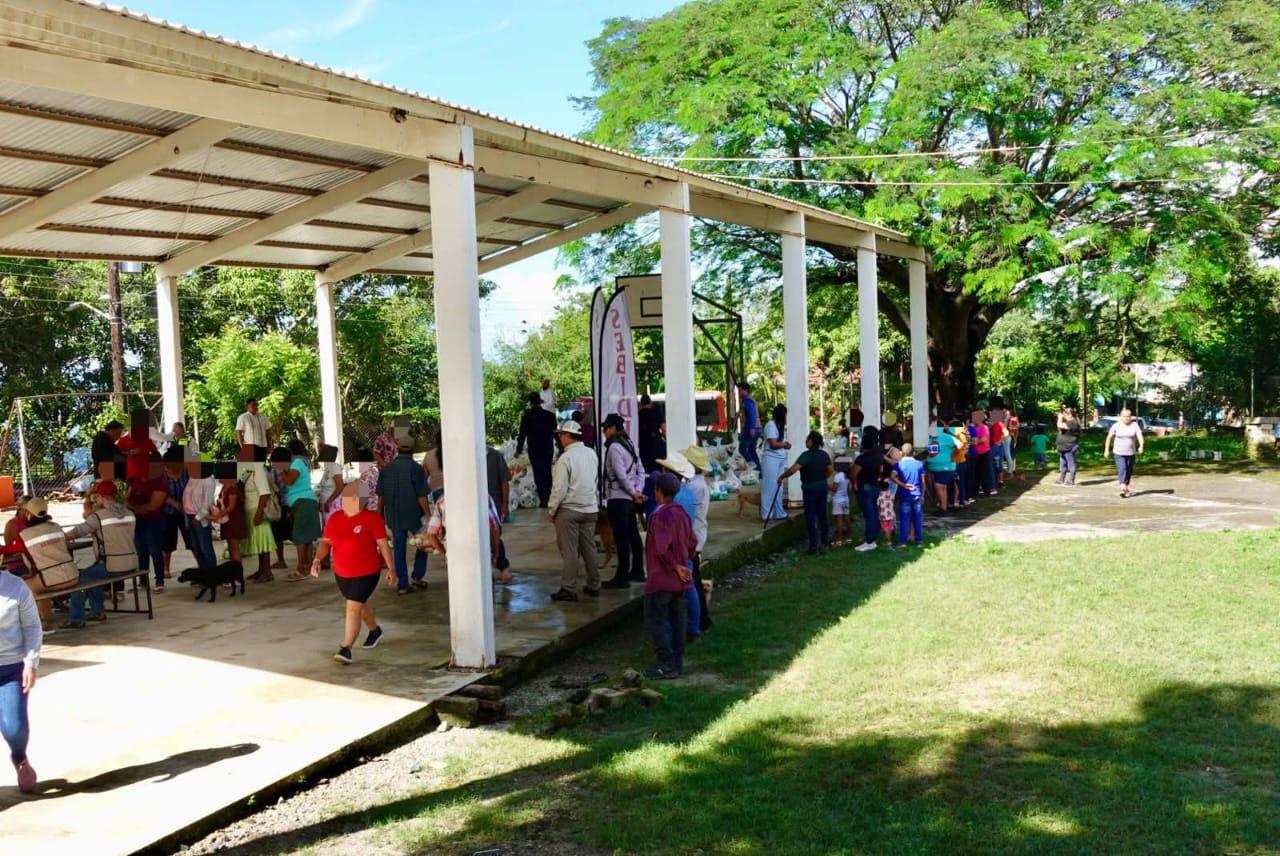 $!Sebides entrega apoyos en zona serrana de Rosario tras bloqueos comunitarios