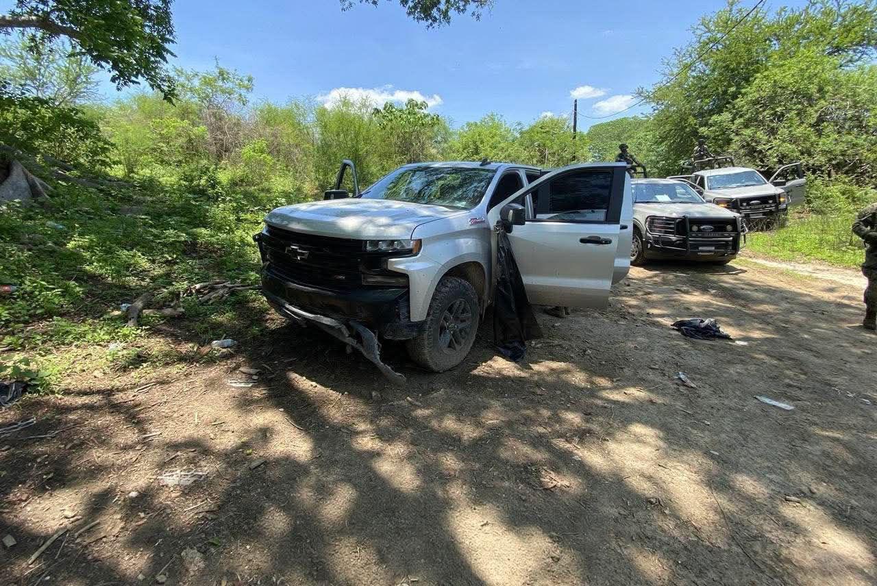 $!Decomisan arsenal y explosivos en operativo de fuerzas federales en Cosalá