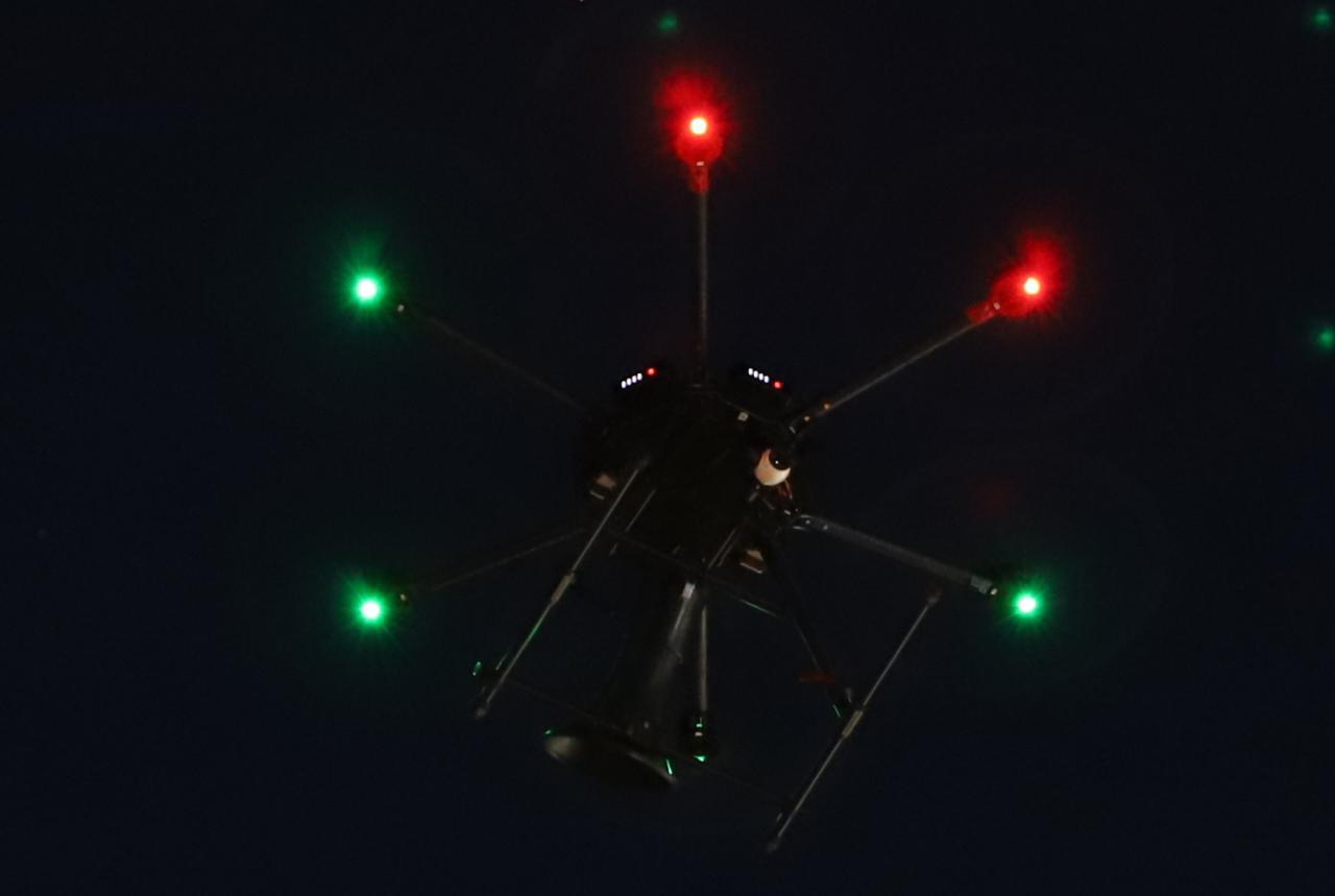 $!Con dron, exhortan a asistentes a coronación de los Juegos Florales a respetar los protocolos sanitarios