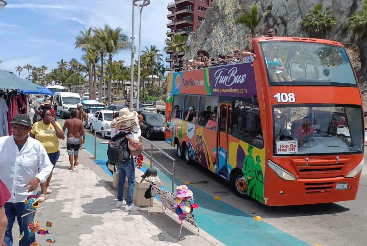 $!Más de 15 mil visitantes han llegado a Mazatlán en cruceros durante Semana de Pascua