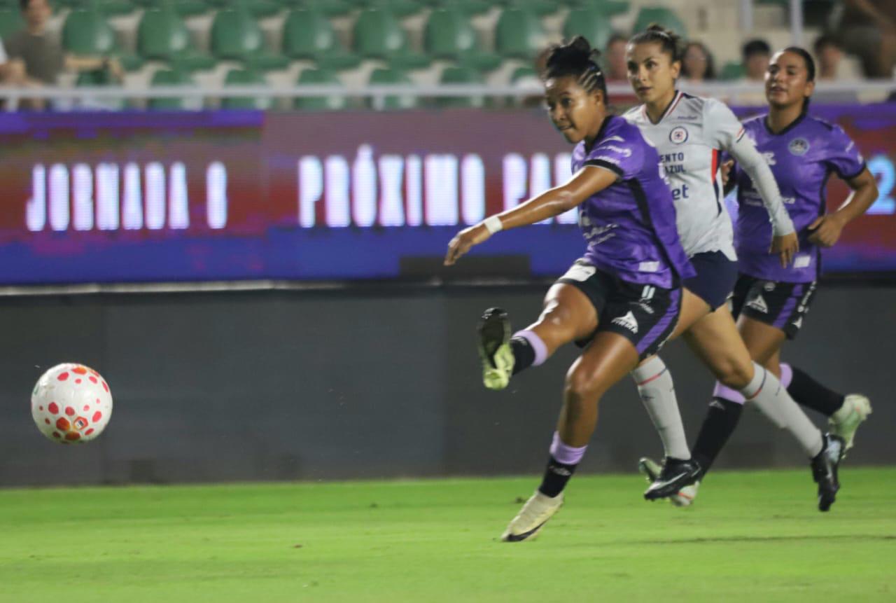 $!Pita la Máquina Celeste en El Encanto y golea a Mazatlán Femenil