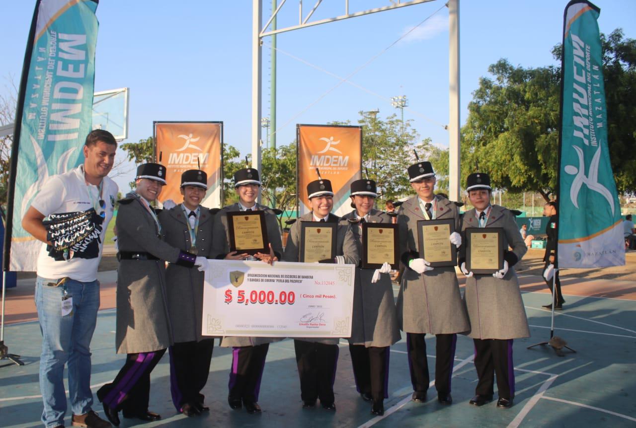 $!Arrasa Universidad Autónoma de Chihuahua con Nacional de Escoltas celebrado en Mazatlán