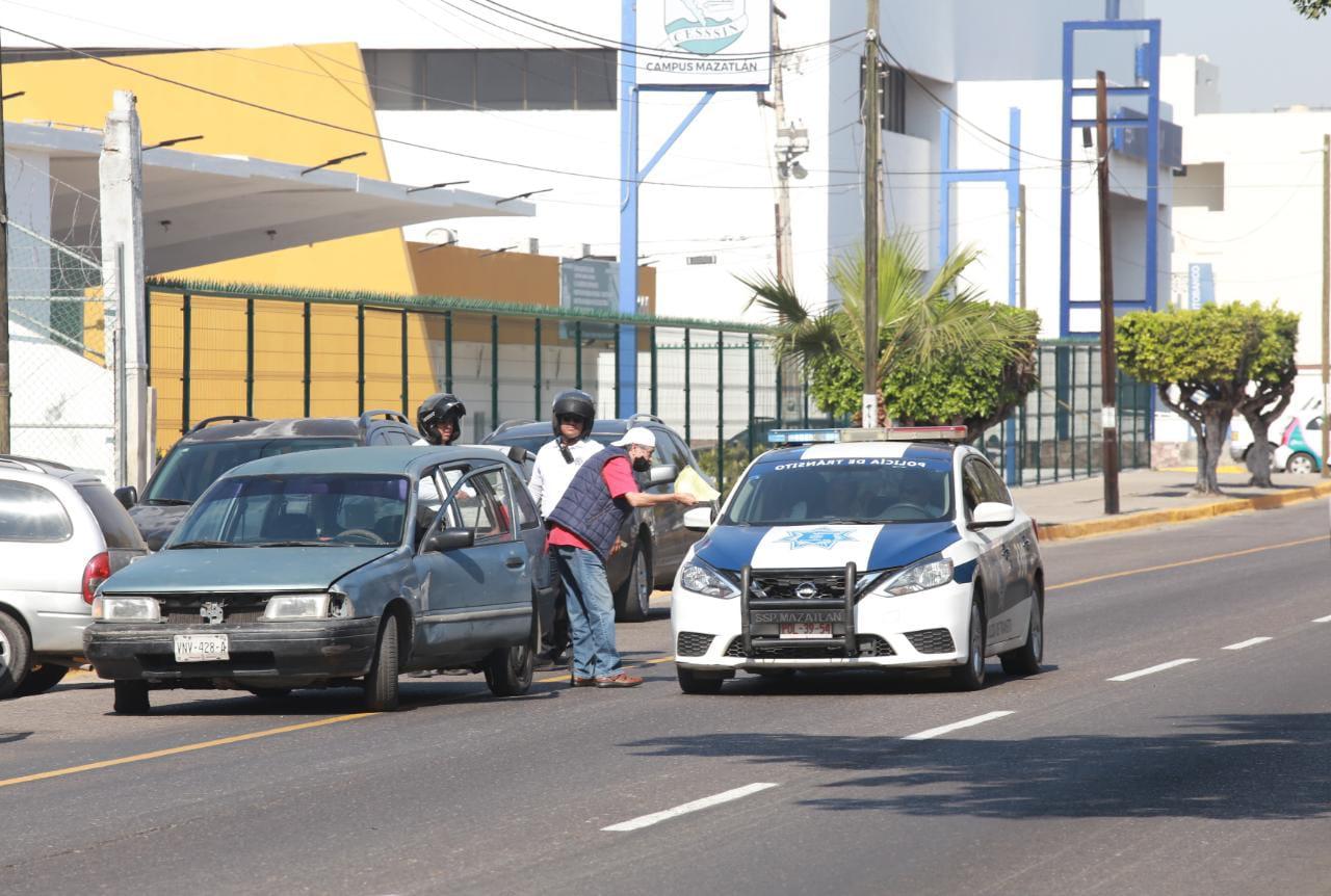 $!Se suman más al rechazo del carril preferencial para transporte en Mazatlán
