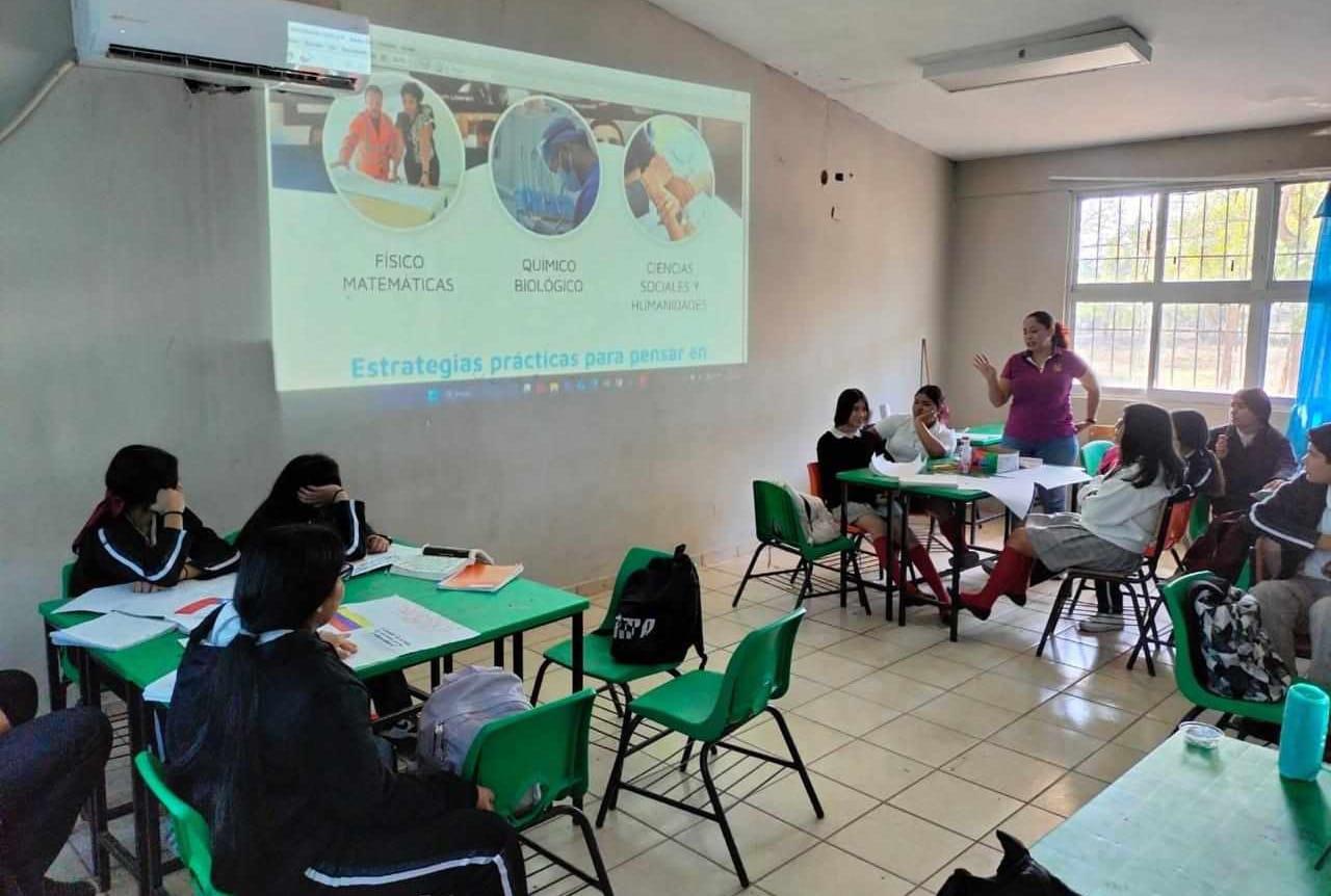 $!Preparatoria UAS promueve preinscripciones en secundarias de Rosario
