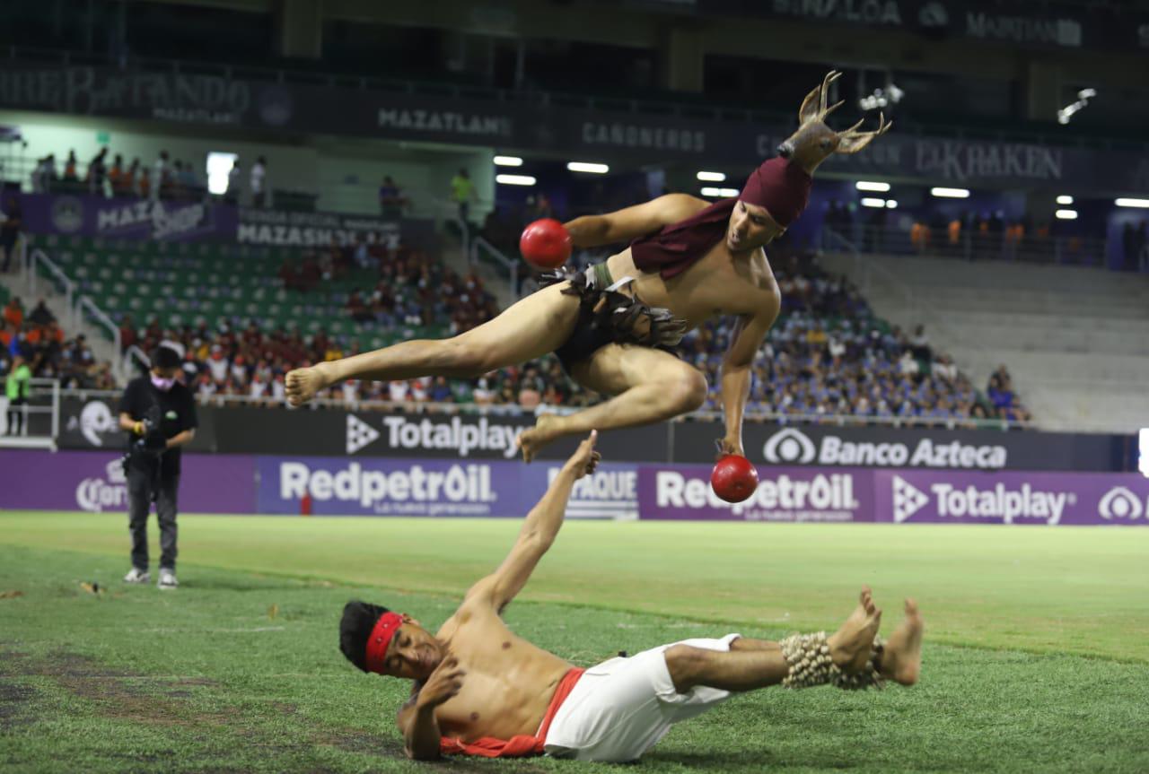 $!Inauguración de la Copa Mazatlán de Futbol llena el Kraken de algarabía